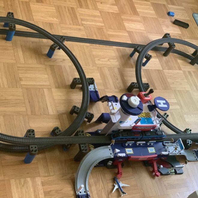 Märklin Hochbahn und Airport im Test